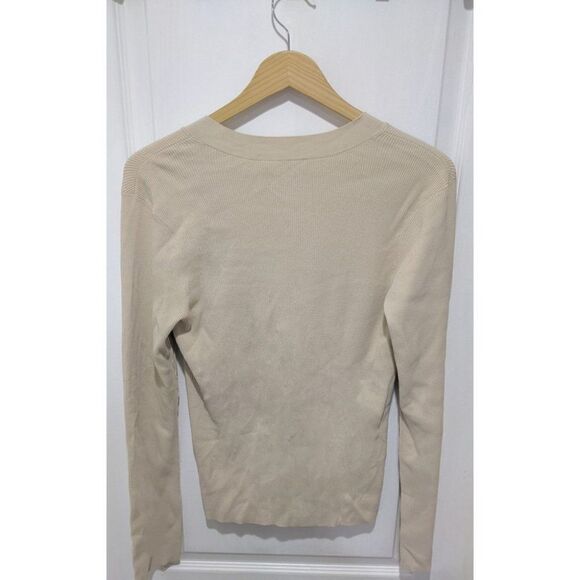 New frame | Rib-Knit V-Neck Top in Vanilla - Picture 5 of 9